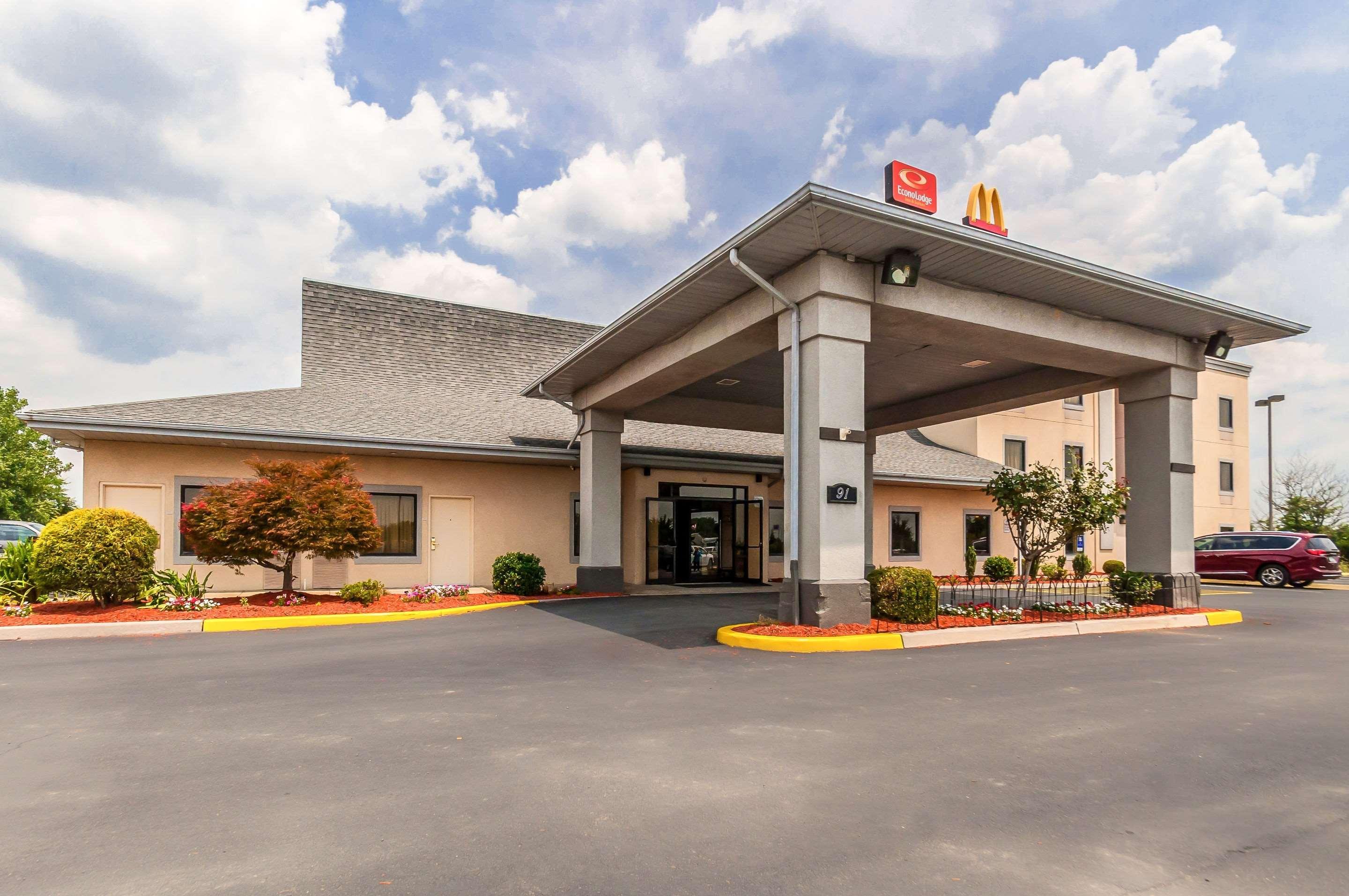 Econo Lodge Inn & Suites Middletown Exterior photo